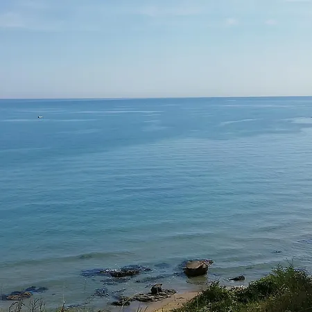 Alba Marina Apartment Tollo